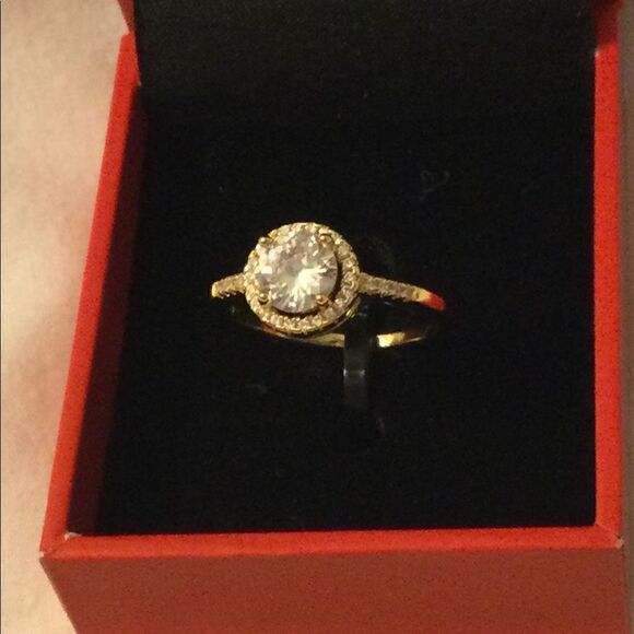 NWT Peermont Sz 9 round "diamond" ring Halo ringed goldtone - Picture 10 of 11